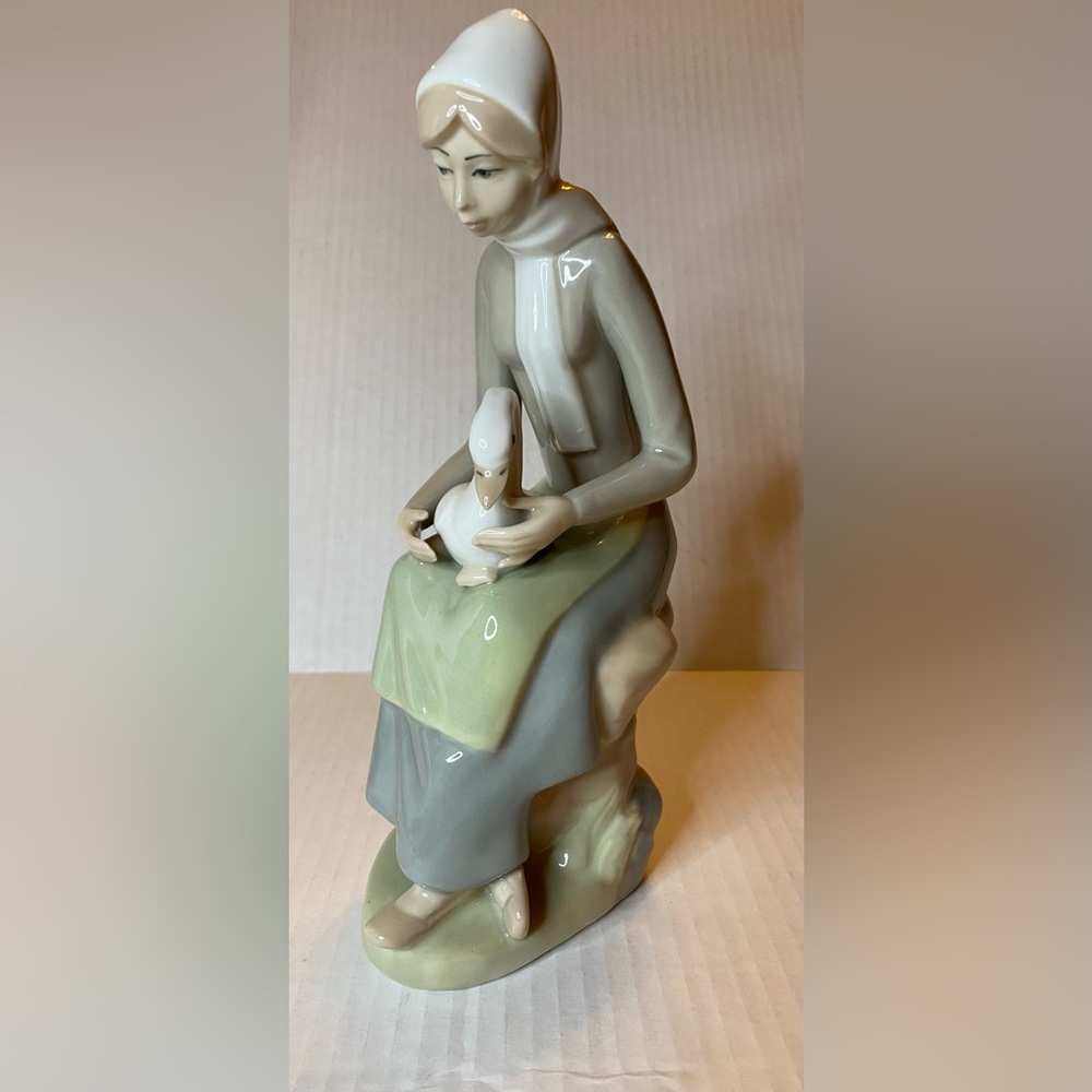 Casades Porcelain figurine "Shepherdess" or "Lady With Goose Glossy 9”